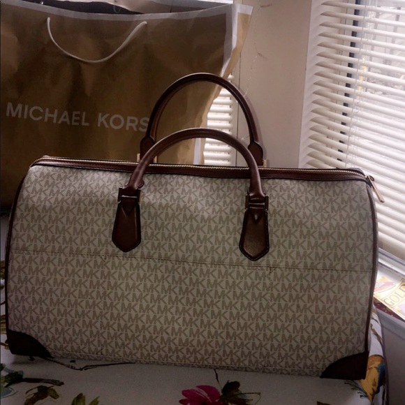 Michael Kors Travel Bag - Picture 5 of 5
